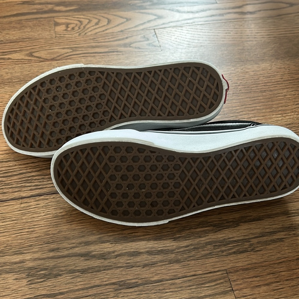 Vans Women's/Youth Ward Sneaker - Picture 2 of 8